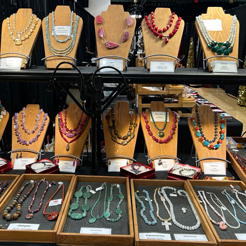Bijoux Beads display images